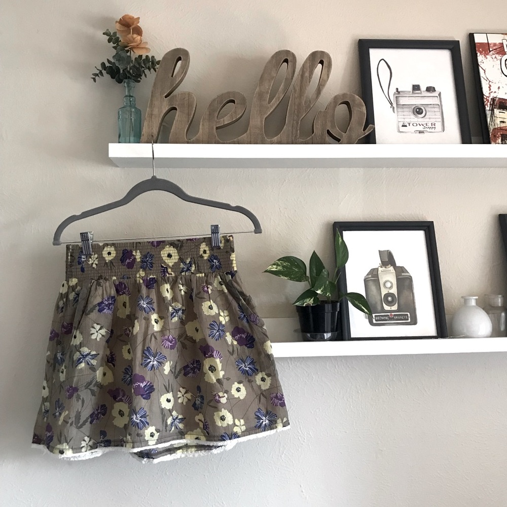 Floral skirt with POCKETS!